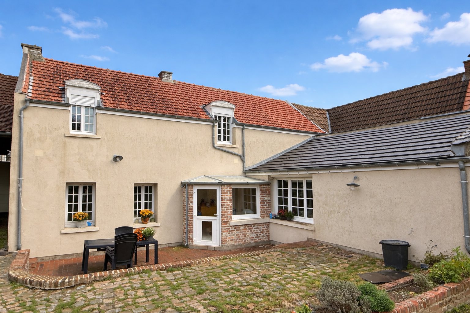 649670364_905890679003323_6600501189813356892_n