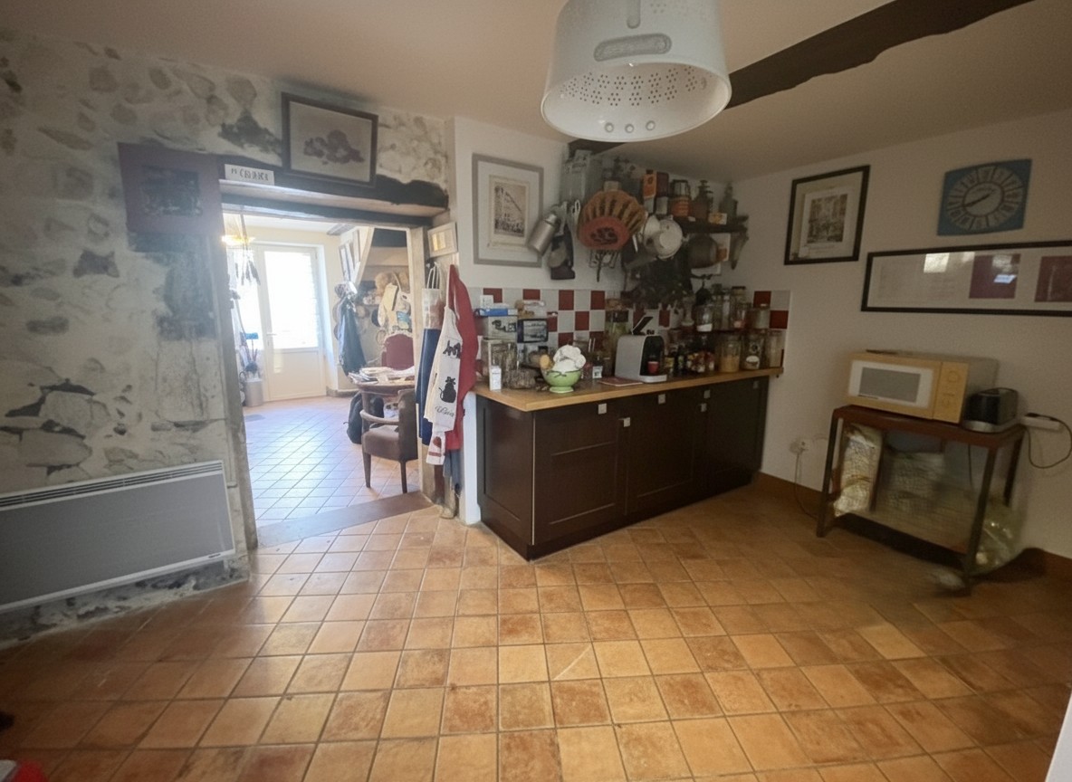 CUISINE VUE VERS ENTREE SANS LA TABLE