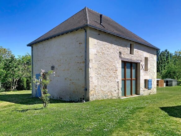 Maison en pierre à Saint-Christophe-en-Brionnais (71800) — Saône-et-Loire