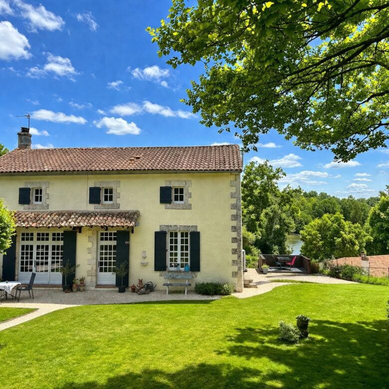 Maison en pierre à Martizay