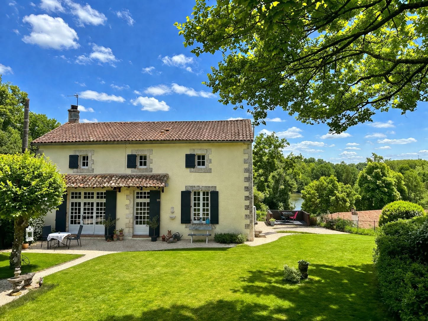 Propriété de charme à vendre à Voulême