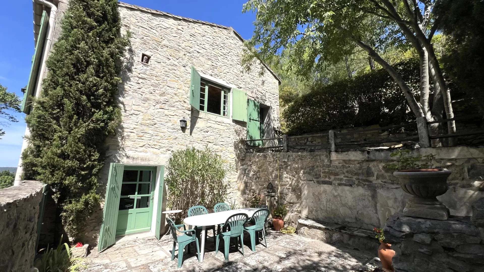 Maison provençale du XVIIIe siècle avec piscine et jardin arboré à Langlade