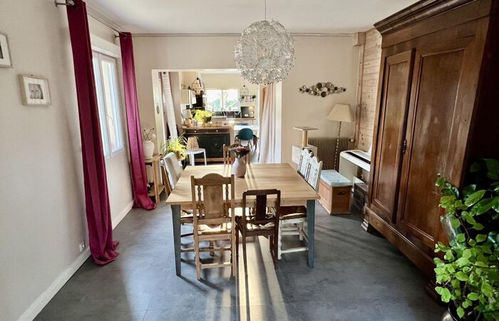 Maison Pierre 202m2 5 chambres, piscine, terrain 1510m2
