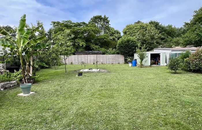 Maison Pierre 202m2 5 chambres, piscine, terrain 1510m2