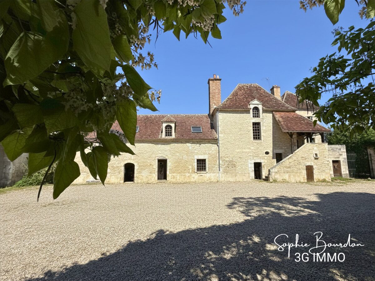 Domaine médiéval à 10 mn d’Auxerre