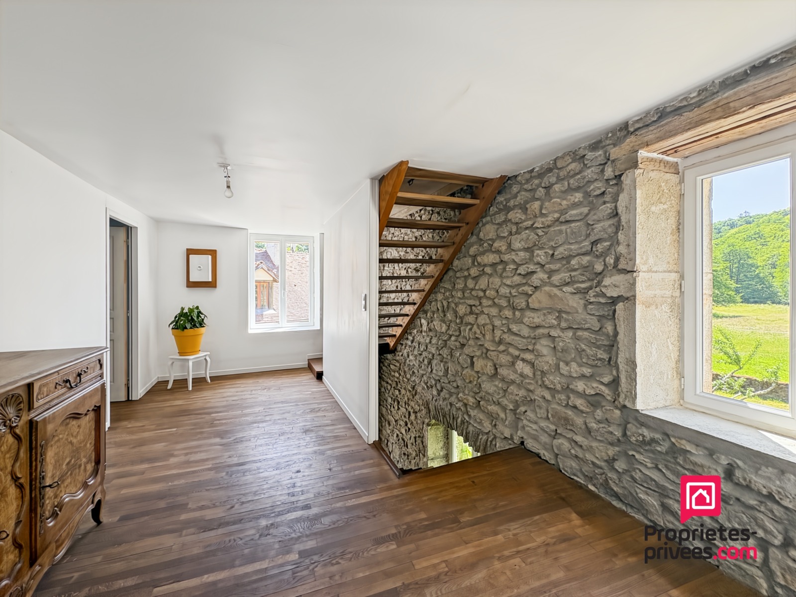 Moulin en pierres rénové 6 pièces 2ha de terrain Morvan