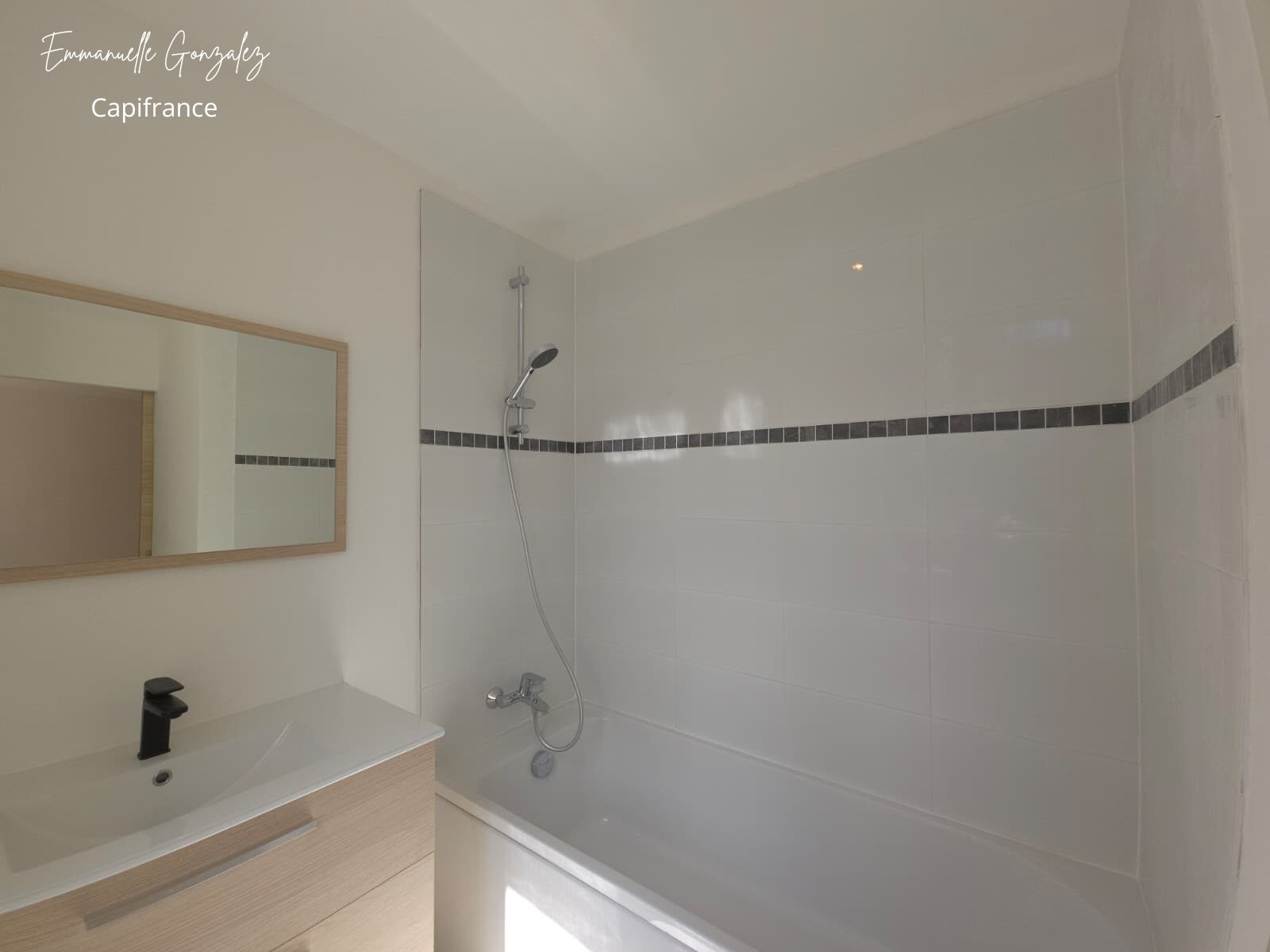 Maison de caractère entièrement rénovée 200m² ROUJAN (34)
