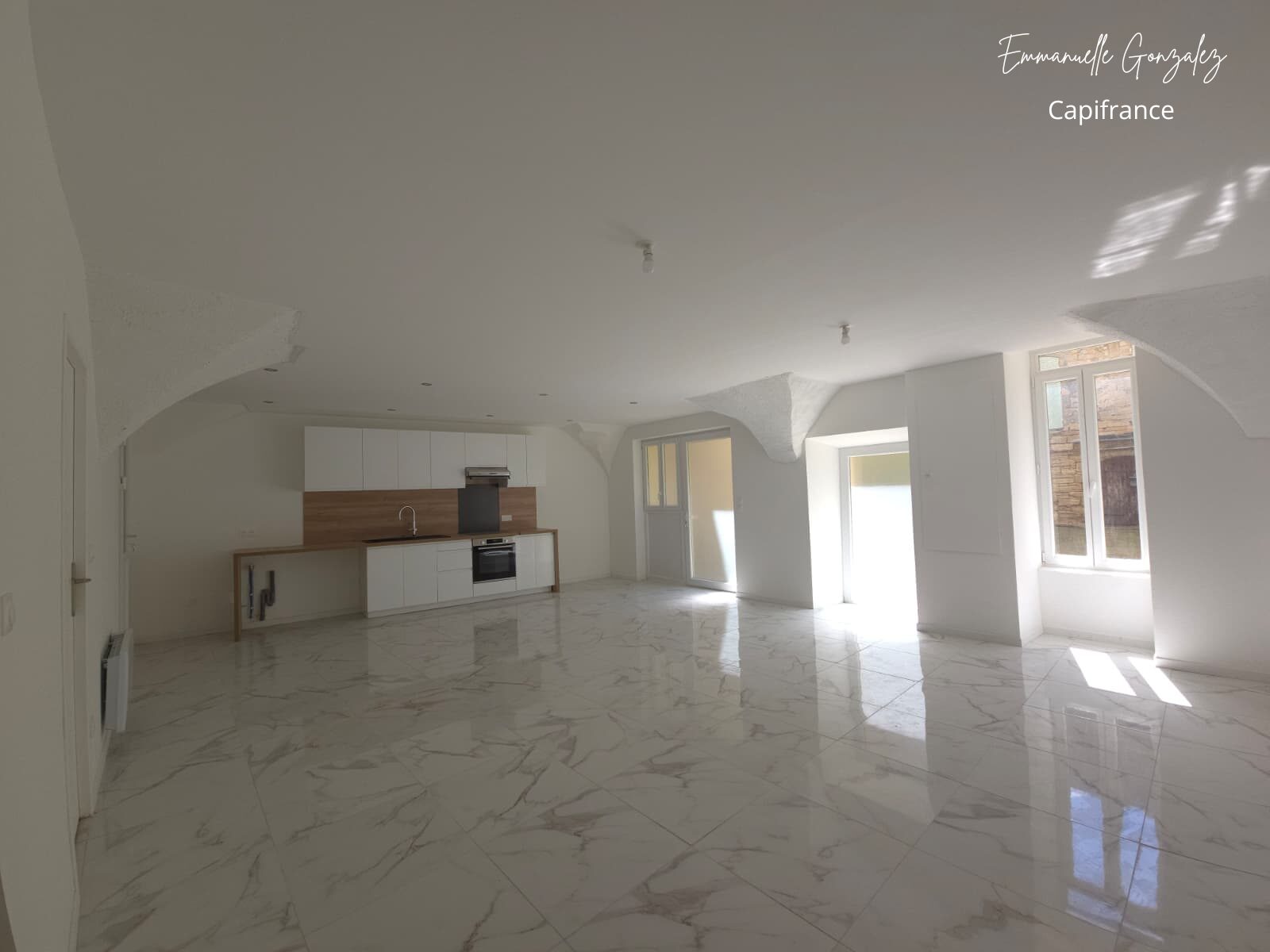 Maison de caractère entièrement rénovée 200m² ROUJAN (34)