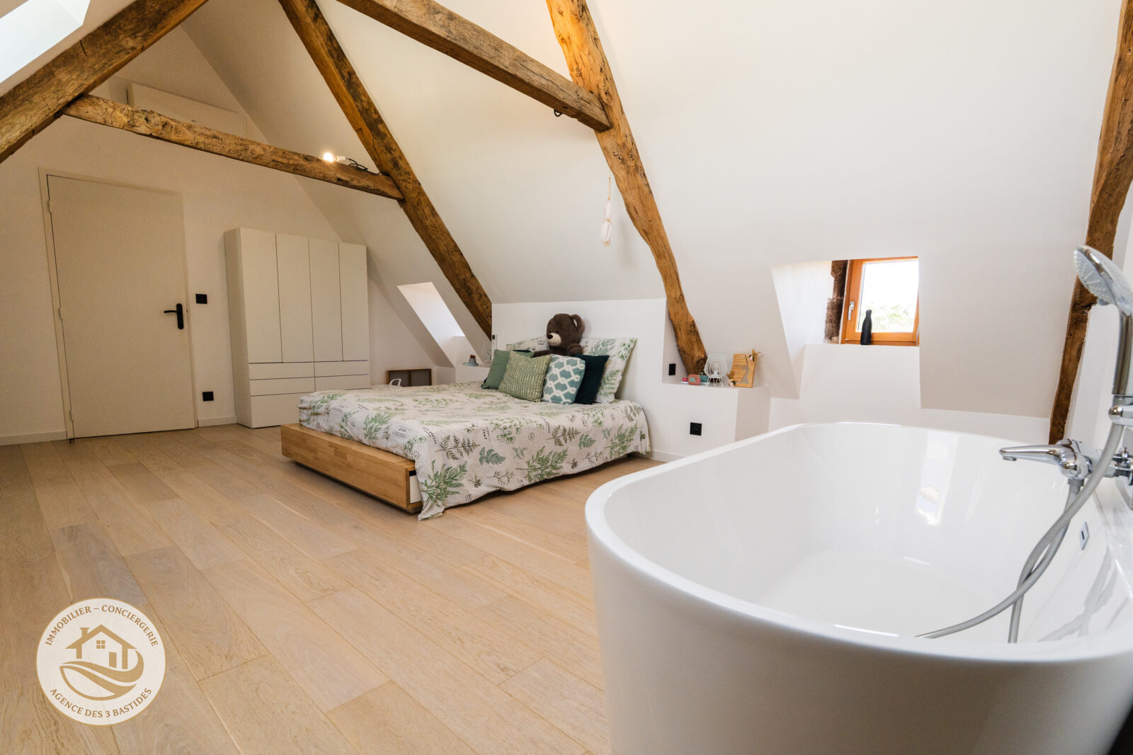 EN EXCLUSIVITE – MAGNIFIQUE MAS QUERCYNOIS, MAISON D’AMIS, PISCINE ET 3,6 HECTARES