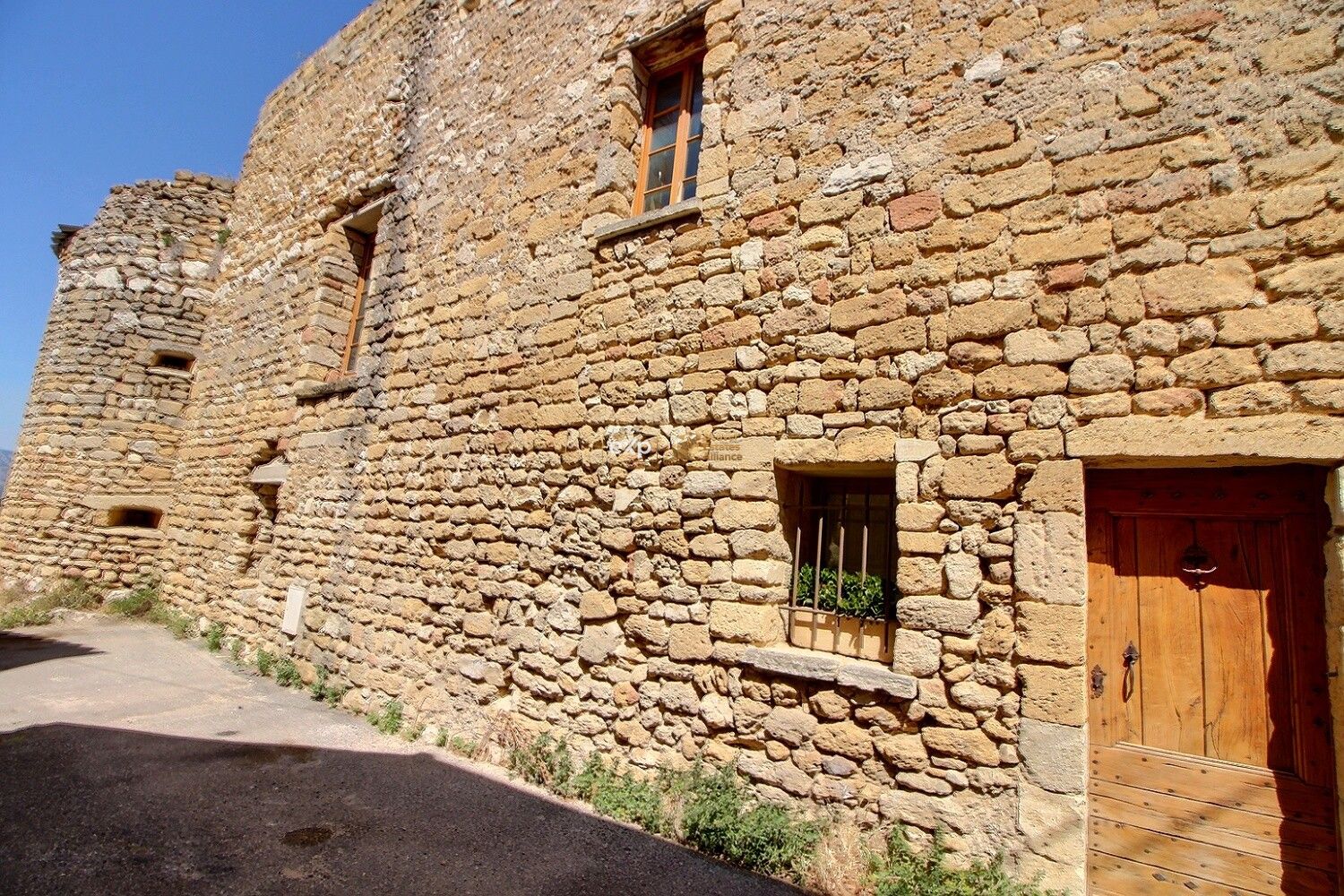 Vue panoramique sur les Alpilles et le Luberon.