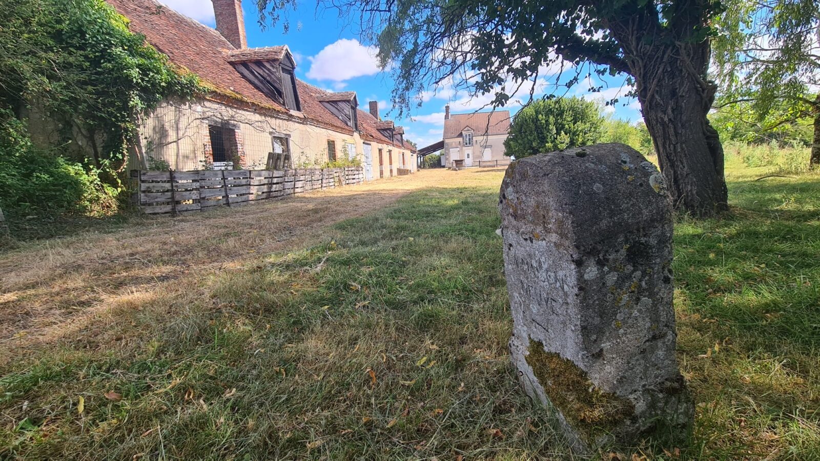 Corps de ferme de 102 m² à Rouvres-Les-Bois (36)