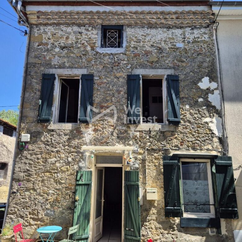 Ancien corps de ferme à Saint-Paul-le-Froid (48600) — Lozère