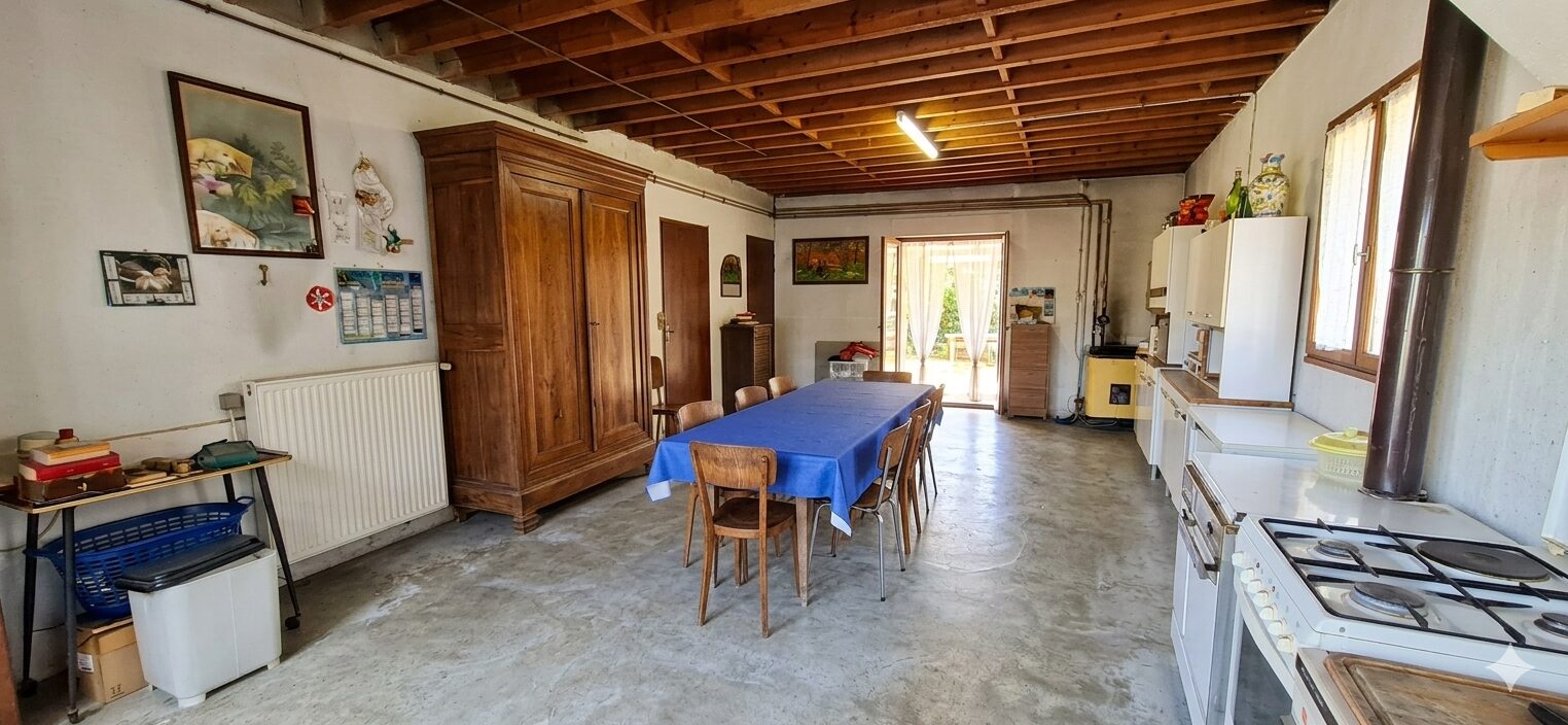 Maison en pierre à vendre à Ville-sur-Arce (10110) — Aube – 211 m² – 4 ch.