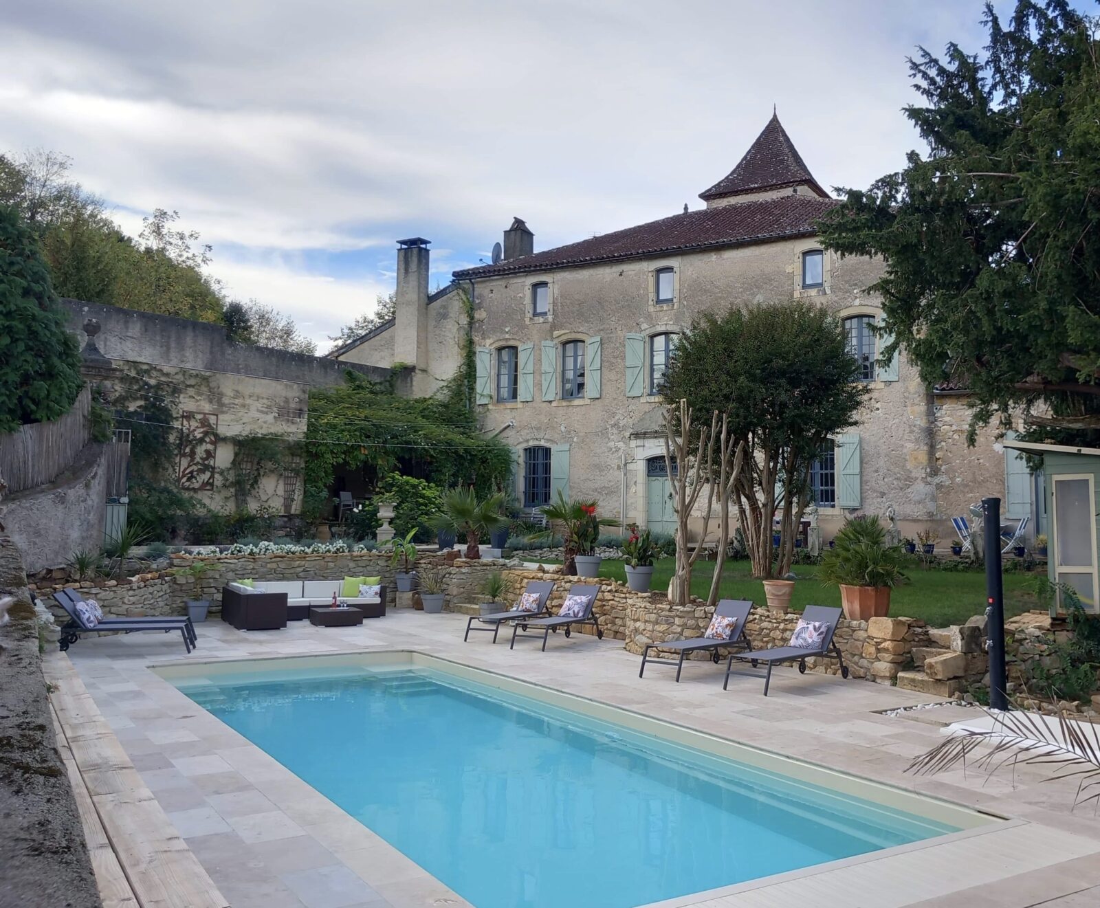 Propriété de caractère de 456 m² avec piscine et gîtes à Puy-l’Évêque