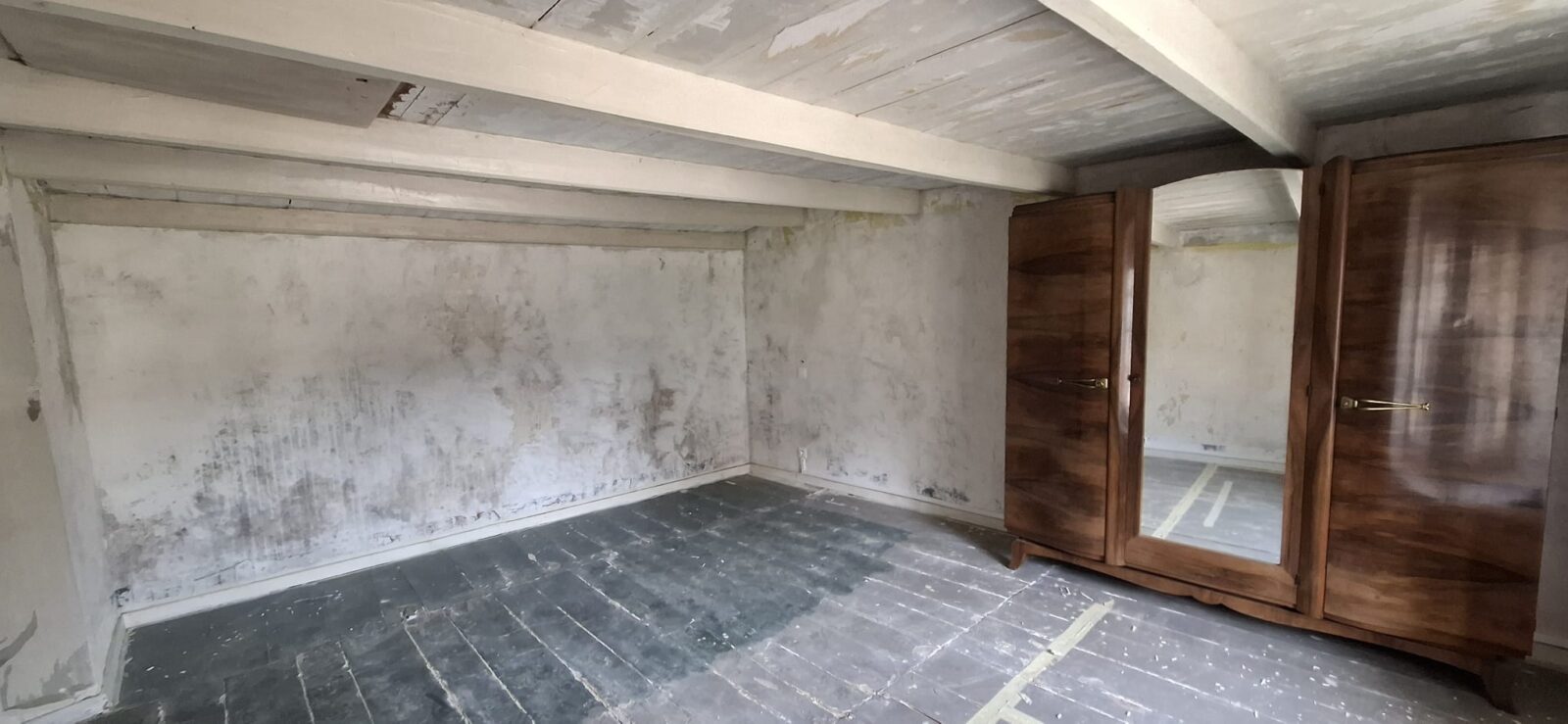 Maison en pierre offrant un beau potentiel d’aménagement à Cunfin ( 10 Aube )