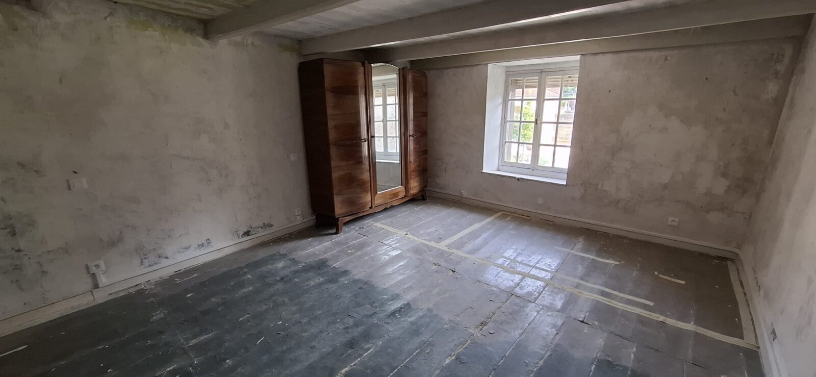 Maison en pierre offrant un beau potentiel d’aménagement à Cunfin ( 10 Aube )