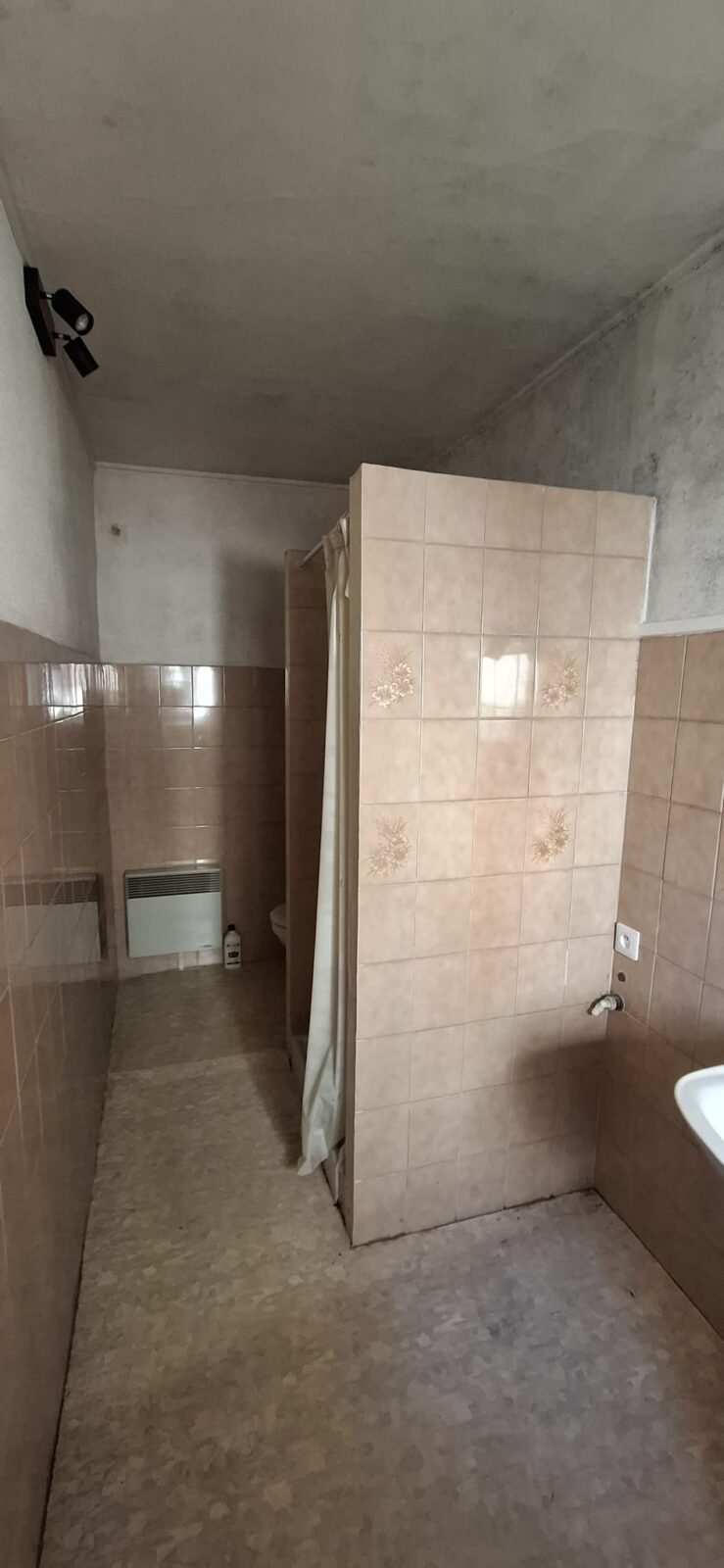 Maison en pierre offrant un beau potentiel d’aménagement à Cunfin ( 10 Aube )