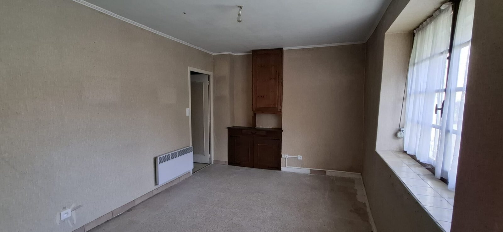 Maison en pierre offrant un beau potentiel d’aménagement à Cunfin ( 10 Aube )