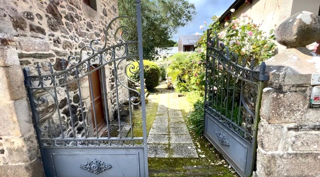 Maison de caractère à vendre à Jugon-les-Lacs (22270) — Côtes-d'Armor – 160 m² – 3 ch.