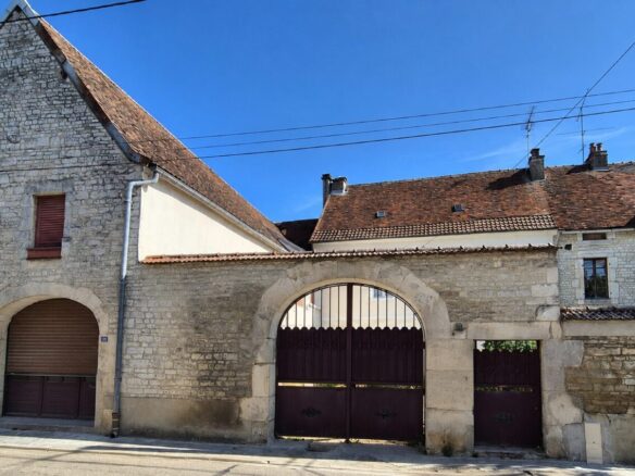 Maison en pierre à Cunfin (10360) — Aube