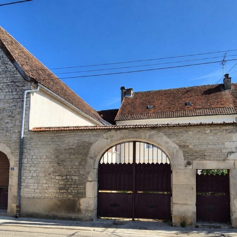 Maison en pierre à Ville-sur-Arce (10110) — Aube