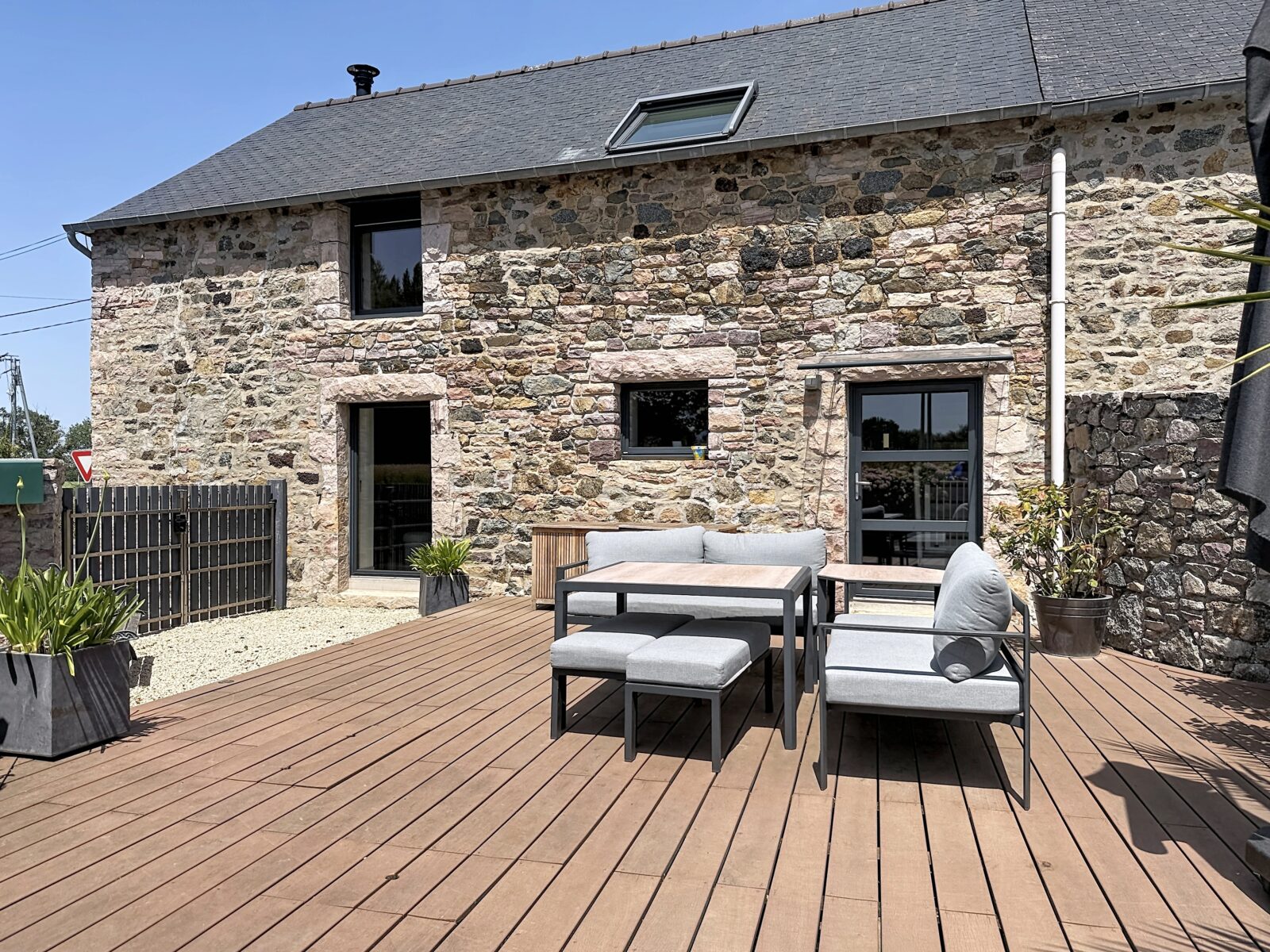Maison en pierre rénovée avec jardin – Plurien