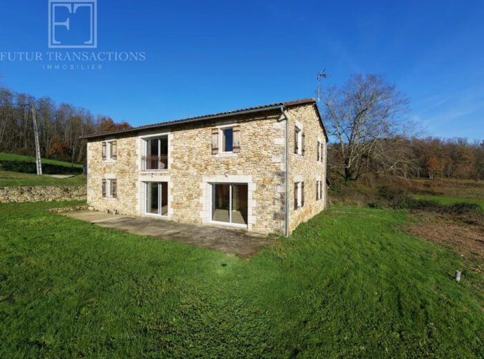 Maison sur 1559 m² de terrain – Maison ancienne à Saint-Front-la-Rivière