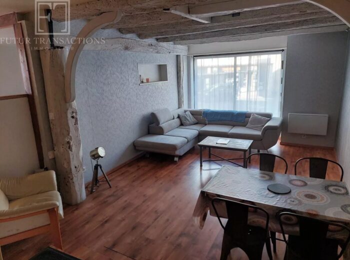 Maison de village en pierre – Maison ancienne rénovée à Saint-Pardoux-la-Rivière