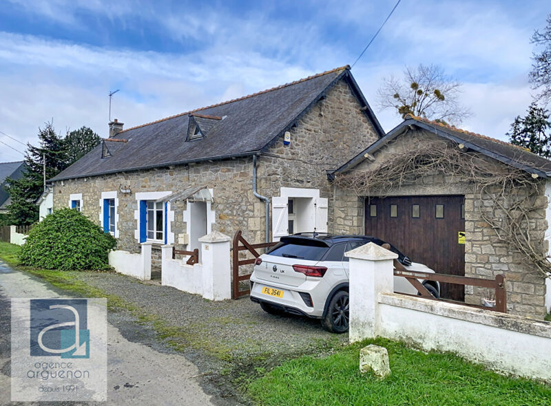 ugon-les-Lacs – Maison bretonne en pierre avec jardin de 1 549 m², à 2 km du lac