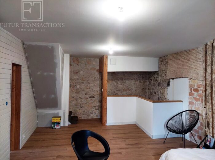 Maison de village en pierre – Maison ancienne rénovée à Saint-Pardoux-la-Rivière