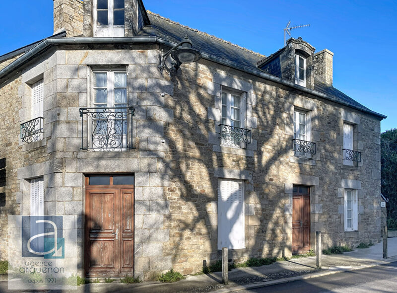 Jugon-les-Lacs – Maison de bourg en pierre
