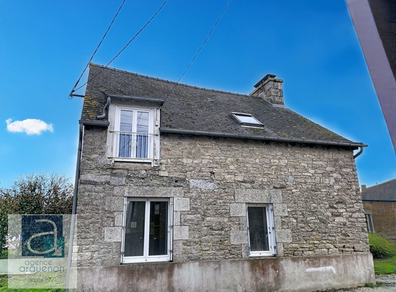 Maison en pierre pleine de charme à rénover Bourg de Brusvily