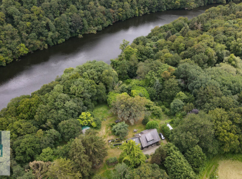 Bords de l&rsquo;Arguenon – havre de paix avec 1.8 hectares