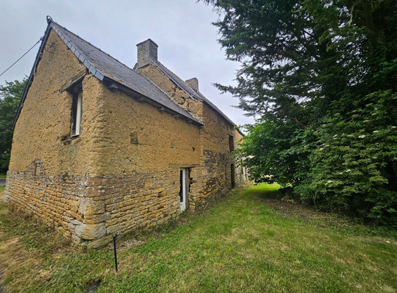 Évran – Maison en pierre et torchis à rénover dans un cadre naturel