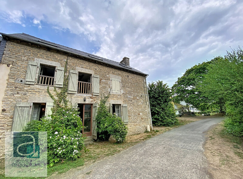 Caulnes – Maison de caractère 4 chambres dans un hameau calme
