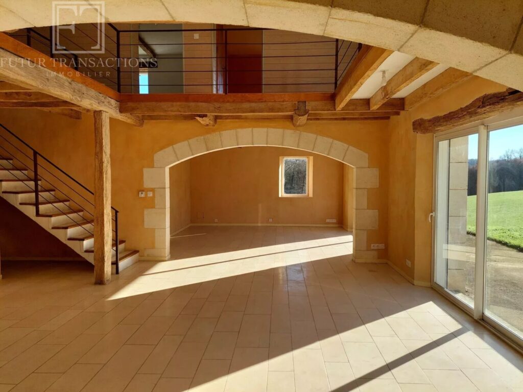 Maison sur 1559 m² de terrain – Maison ancienne à Saint-Front-la-Rivière