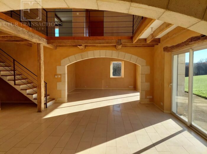 Maison sur 1559 m² de terrain – Maison ancienne à Saint-Front-la-Rivière