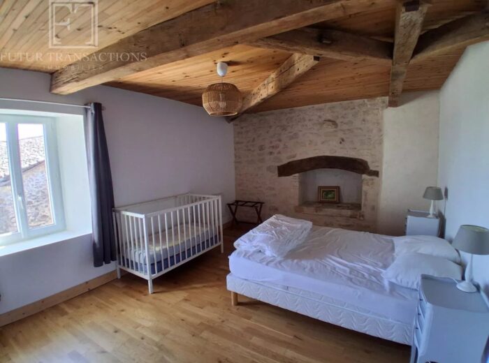 Maison de village – Maison ancienne à Varaignes
