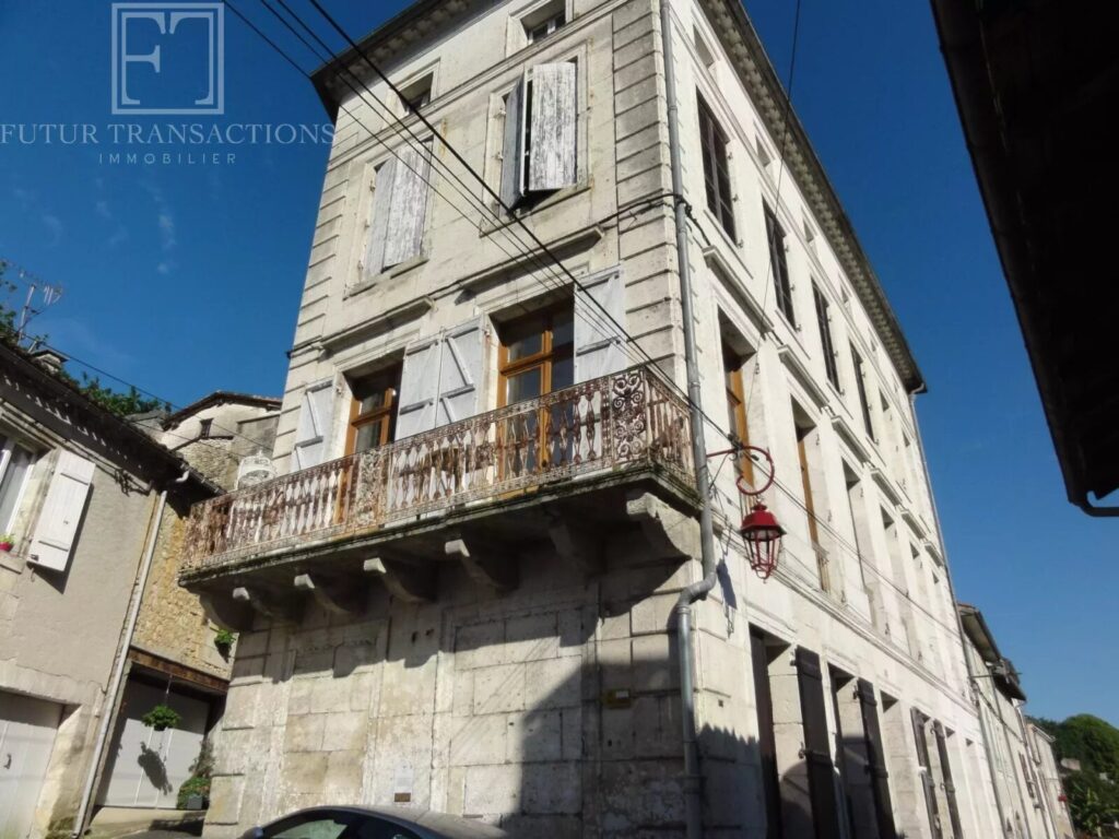 Immeuble avec 5 appartements – Maison ancienne à Brantôme en Périgord