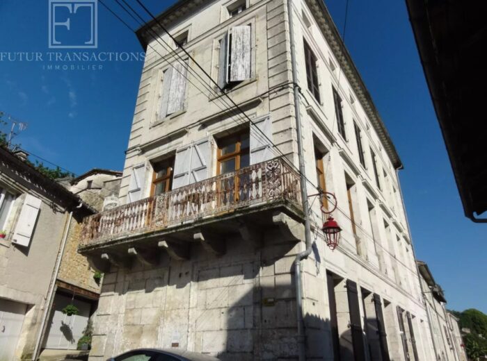 Immeuble avec 5 appartements – Maison ancienne à Brantôme en Périgord