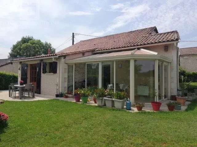 Maison en pierres avec piscine – Maison en pierre à Brantôme en Périgord