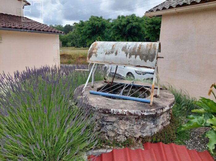 Maison avec piscine – Maison ancienne à Saint-Martial-de-Valette