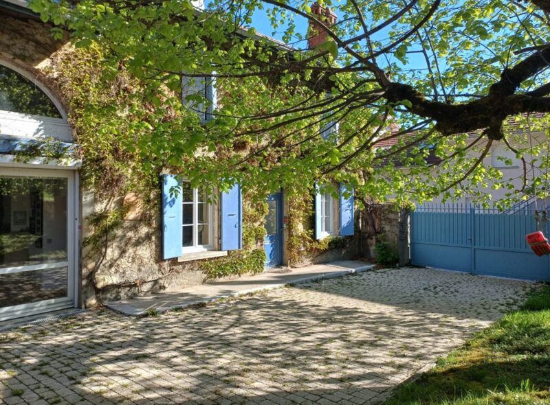 Maison ancienne de 253 m² avec 6 chambres à Chapareillan