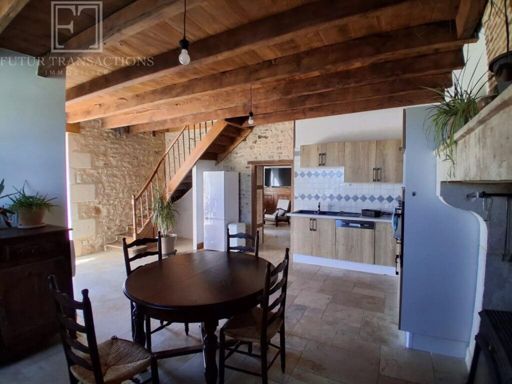 Maison de village – Maison ancienne à Varaignes