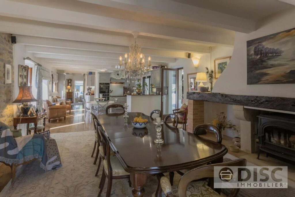 Propriété de charme avec piscine, jacuzzi et 7 hectares dans un… – Maison ancienne rénovée à Varen