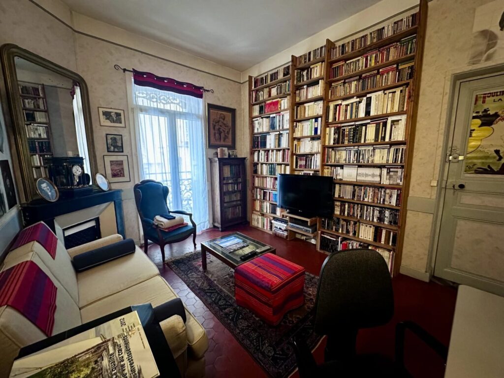 Vaste apt F4 dans maison bourgeoise, terrasses, atelier, cave – Appartement ancien à Perpignan
