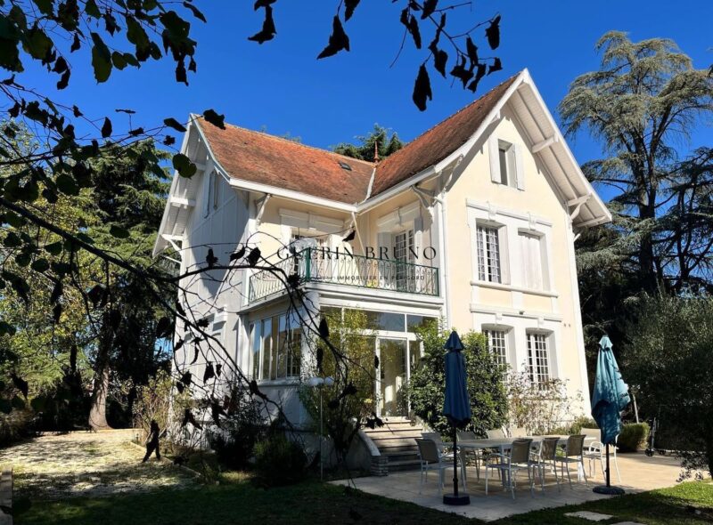 Maison de caractère avec piscine à Bergerac