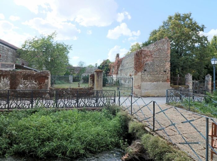 Elégante maison de ville comprenant 3 chambres et grand terrain de… – Maison ancienne à Maubourguet