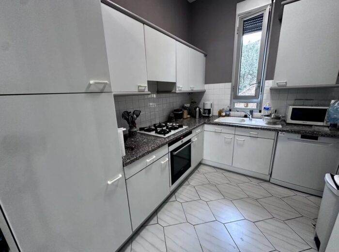 Vaste apt F4 dans maison bourgeoise, terrasses, atelier, cave – Appartement ancien à Perpignan