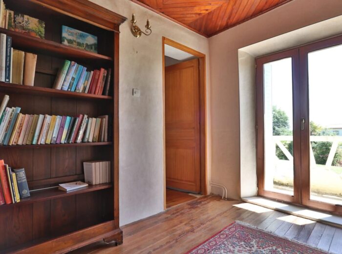 Maison Gascon avec vue panoramique sur les Pyrénées – Château à Laveraët